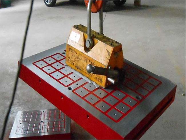 防坠器为高层施工带上安全绳